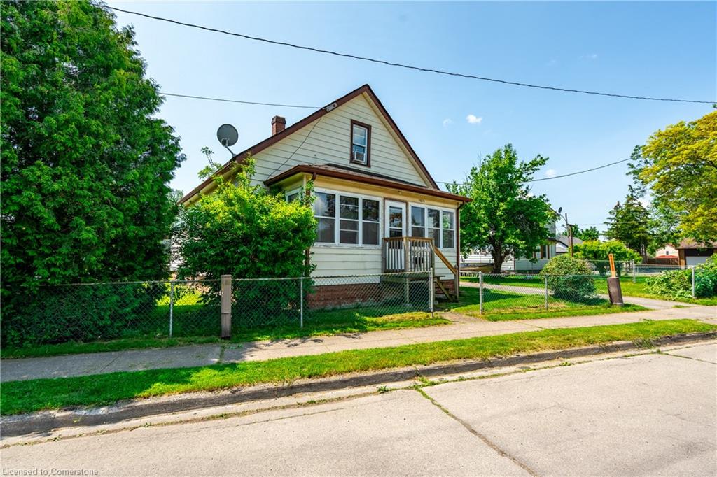1024 Railroad Avenue Property Photo 2