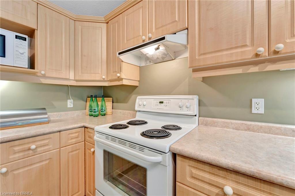 25-25 Cobden Court Property Photo 10