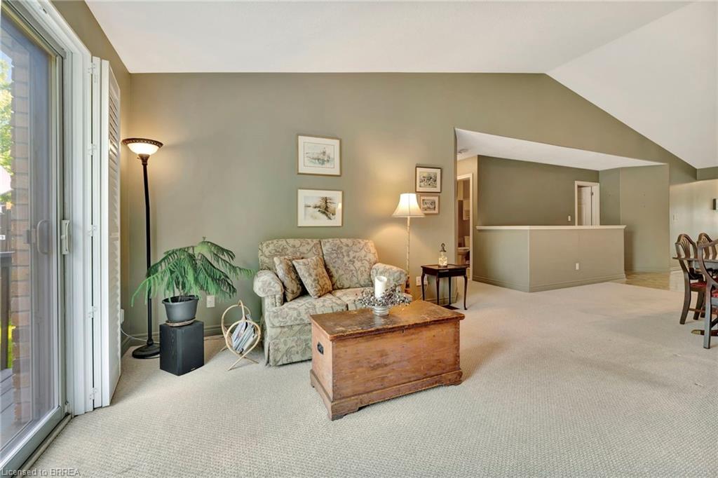 25-25 Cobden Court Property Photo 15
