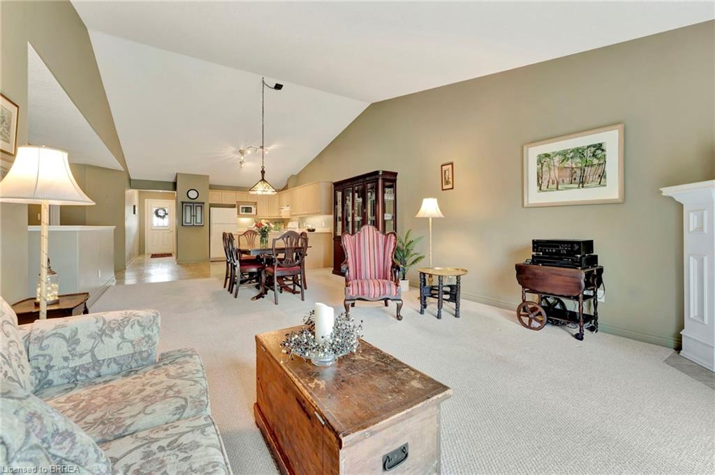 25-25 Cobden Court Property Photo 16