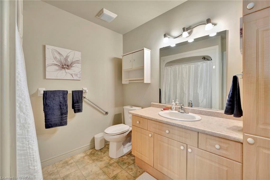 25-25 Cobden Court Property Photo 18