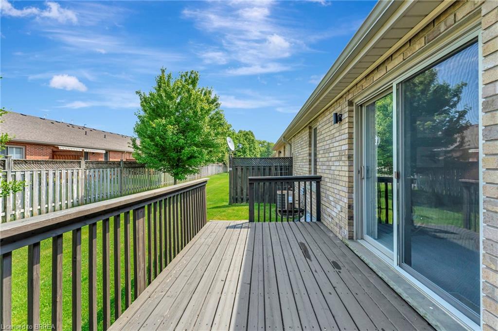 25-25 Cobden Court Property Photo 26