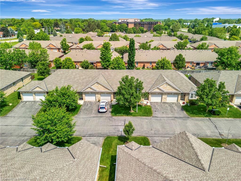 25-25 Cobden Court Property Photo 31