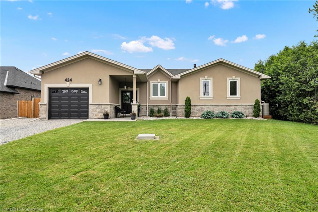 424 Second Road E Property Photo 1