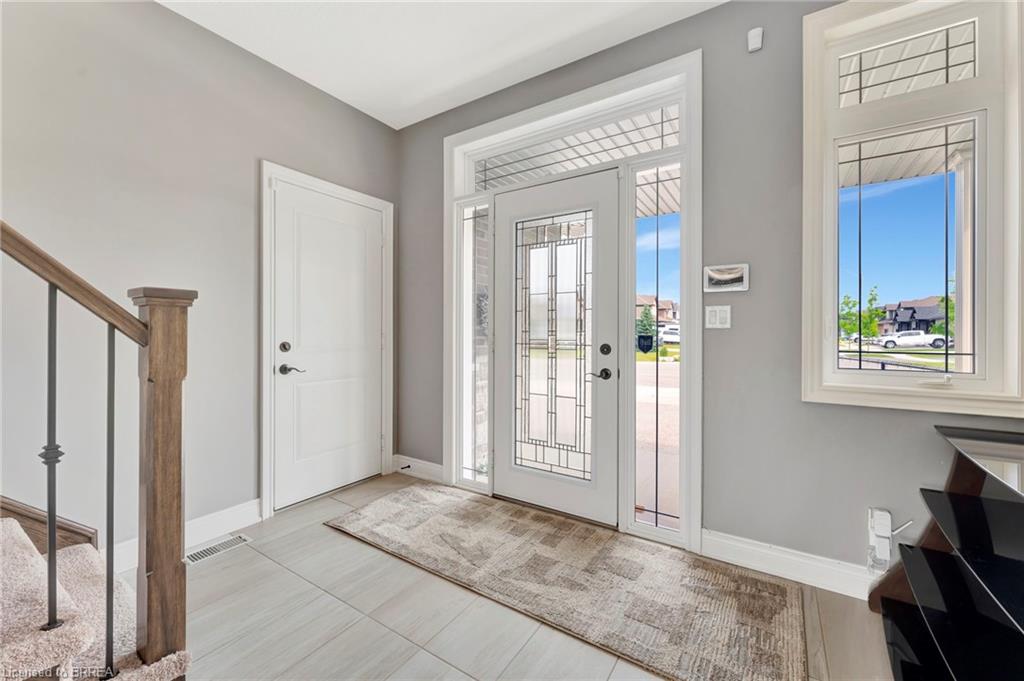 77 Lafayette Street E Property Photo 3