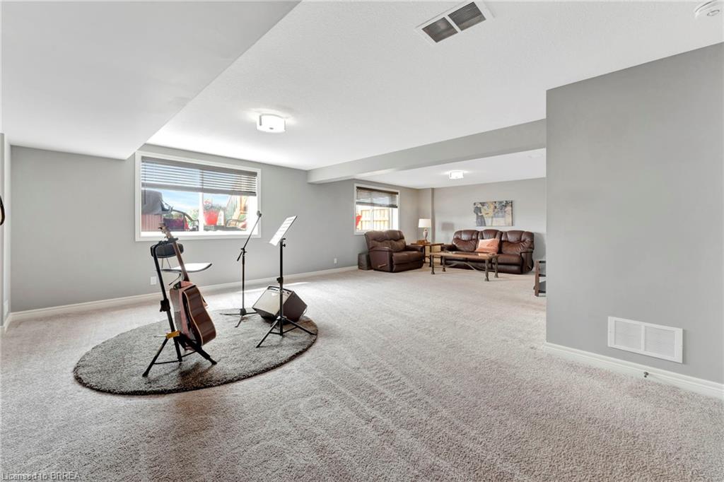 77 Lafayette Street E Property Photo 22