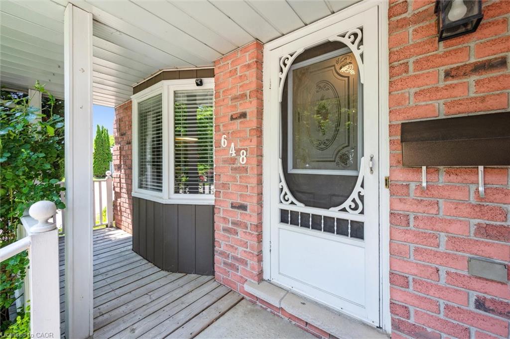 648 Hillview Road Property Photo 4