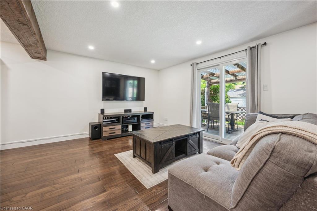648 Hillview Road Property Photo 10
