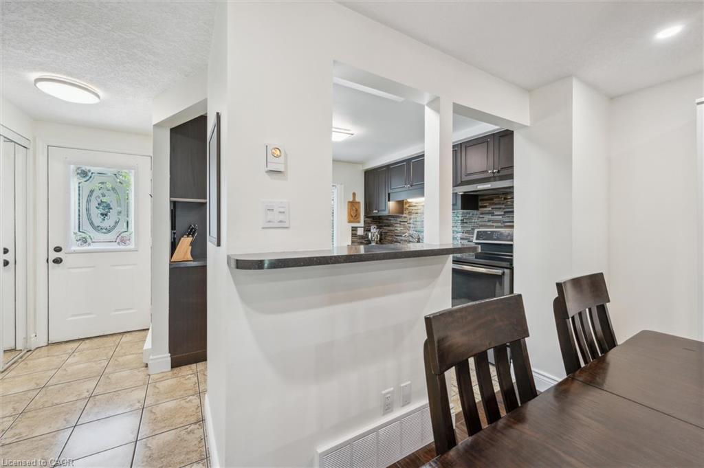 648 Hillview Road Property Photo 14