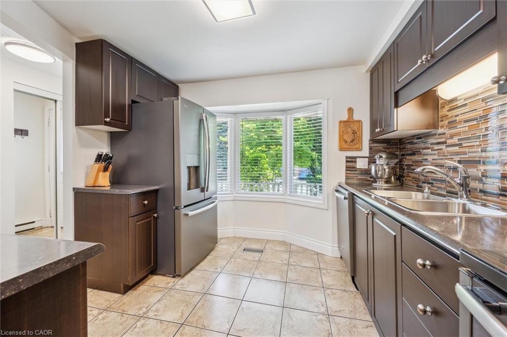 648 Hillview Road Property Photo 16