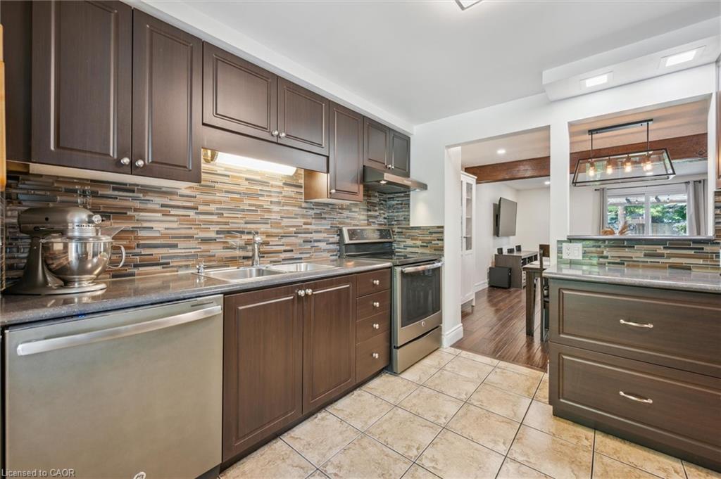 648 Hillview Road Property Photo 17