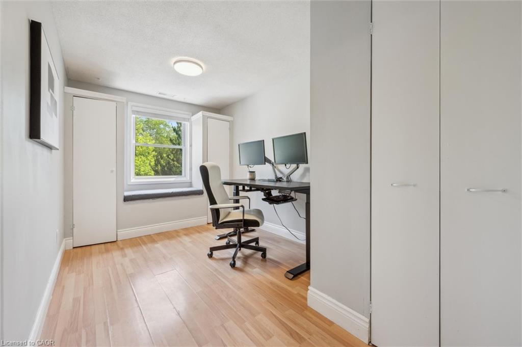 648 Hillview Road Property Photo 22