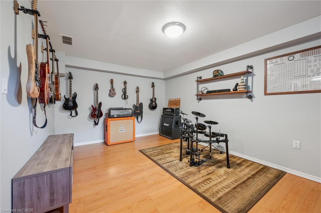 648 Hillview Road Property Photo 28