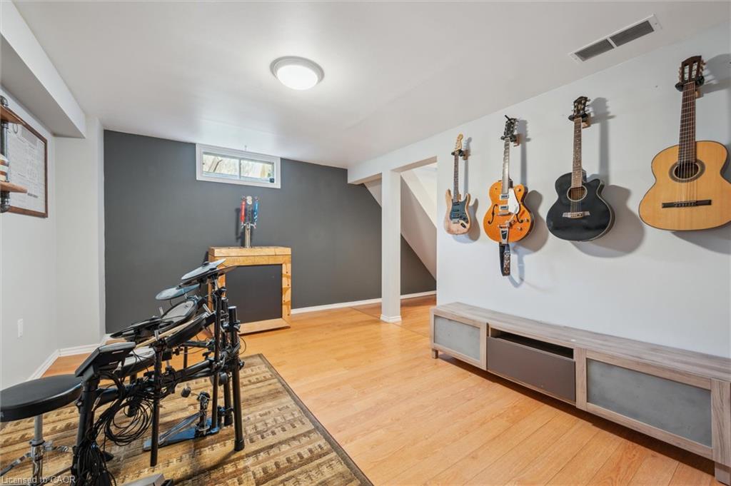648 Hillview Road Property Photo 29