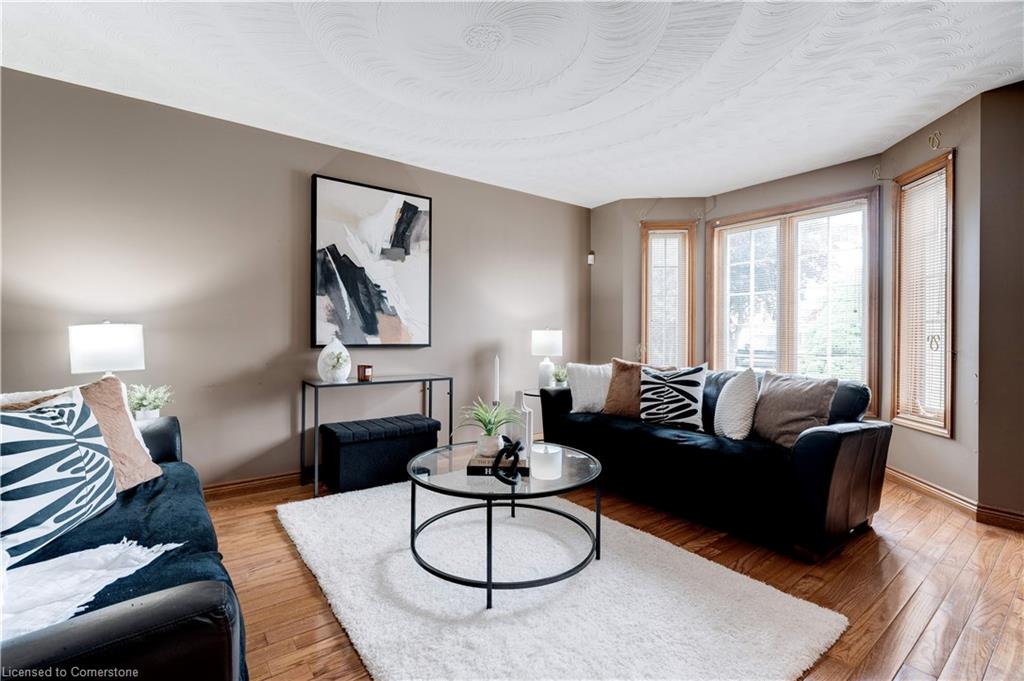 9 Sugarberry Court Property Photo 5