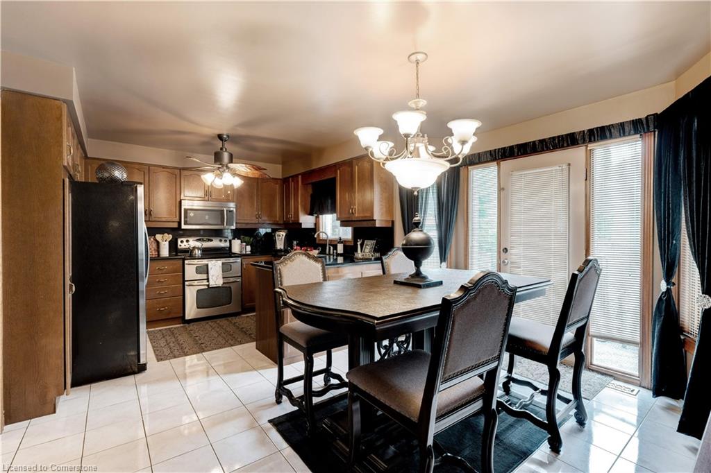 9 Sugarberry Court Property Photo 8