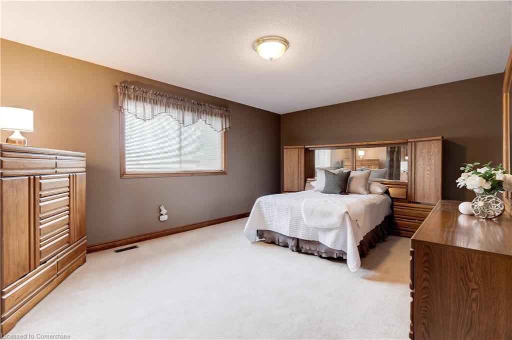 9 Sugarberry Court Property Photo 16