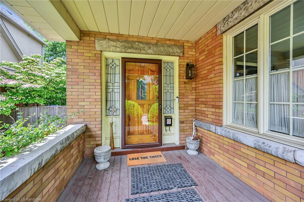 40 Undermount Avenue Property Photo 2