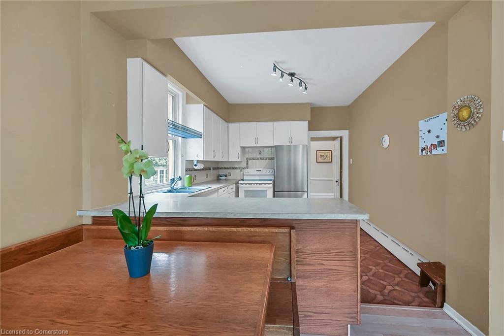 40 Undermount Avenue Property Photo 14