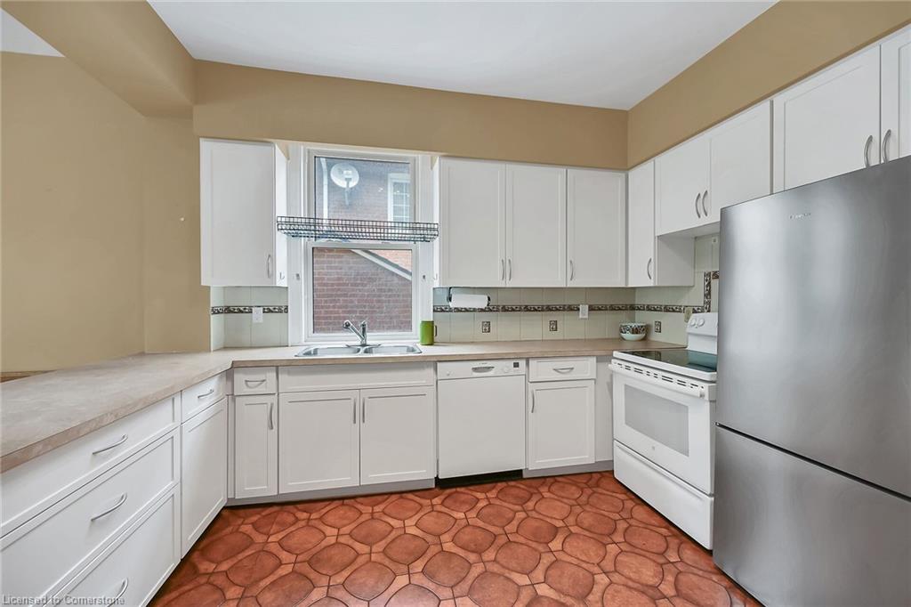 40 Undermount Avenue Property Photo 15