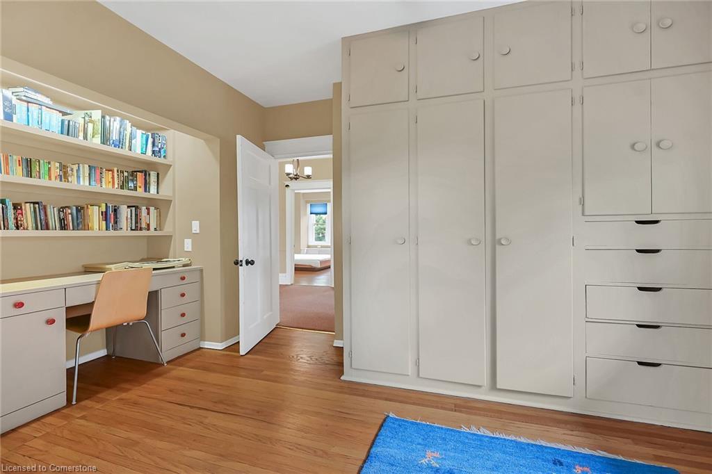 40 Undermount Avenue Property Photo 20