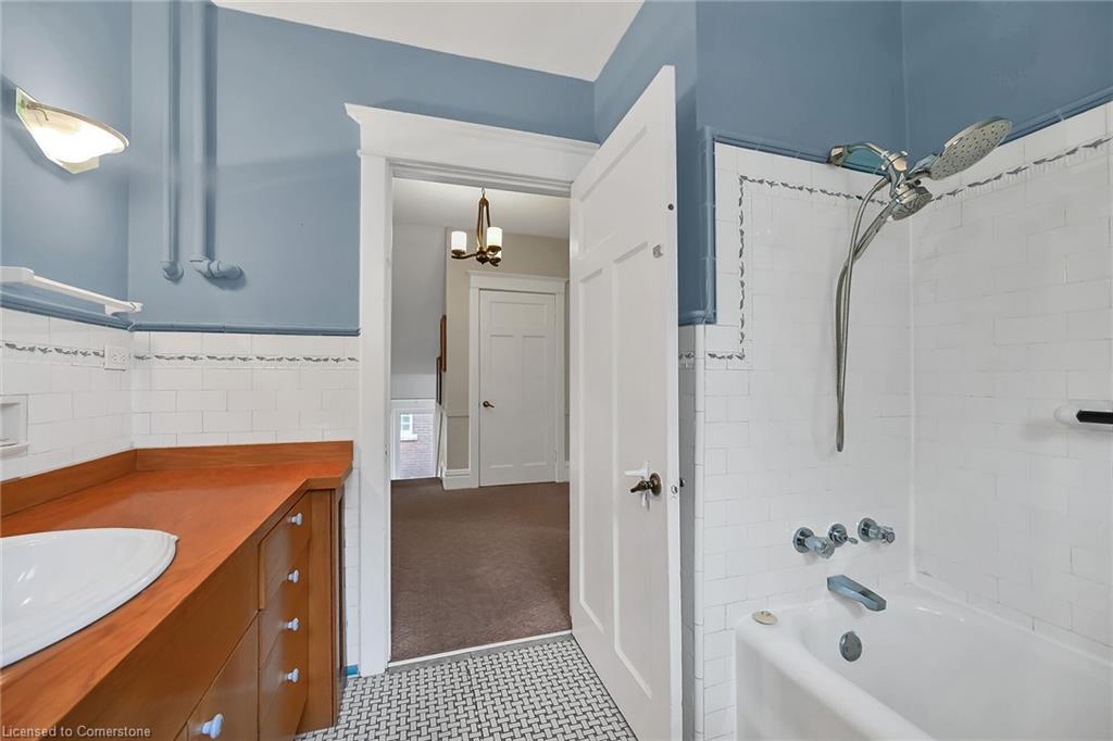 40 Undermount Avenue Property Photo 25