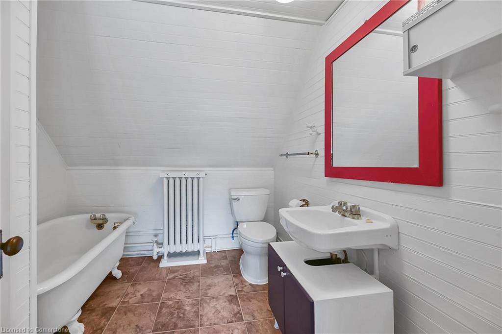 40 Undermount Avenue Property Photo 28