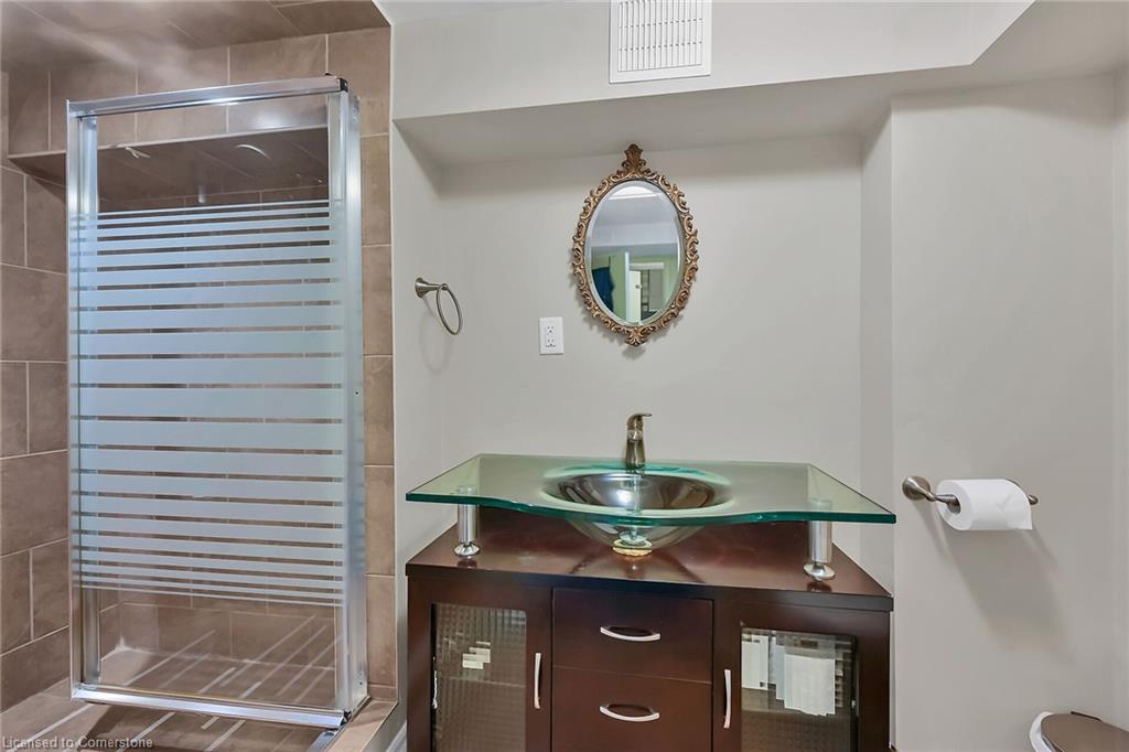 40 Undermount Avenue Property Photo 32