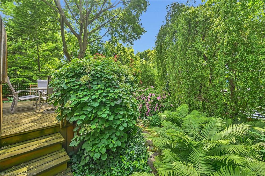 40 Undermount Avenue Property Photo 38