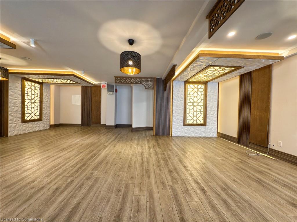 5-438 Kerr Street Property Photo 6