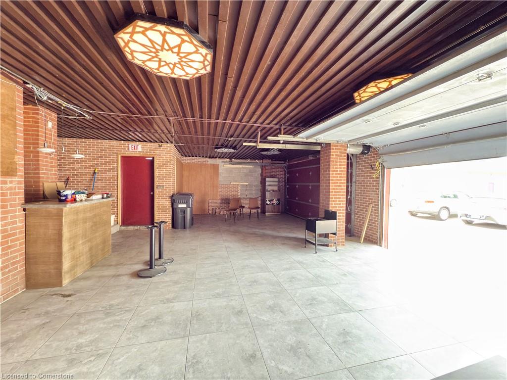 5-438 Kerr Street Property Photo 13