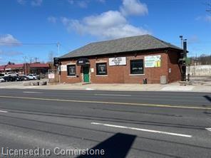 296 Victoria Street N Property Photo 2