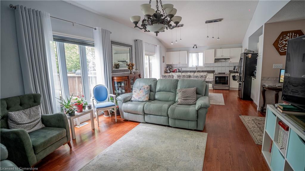 44 Dunnigan Drive E Property Photo 8