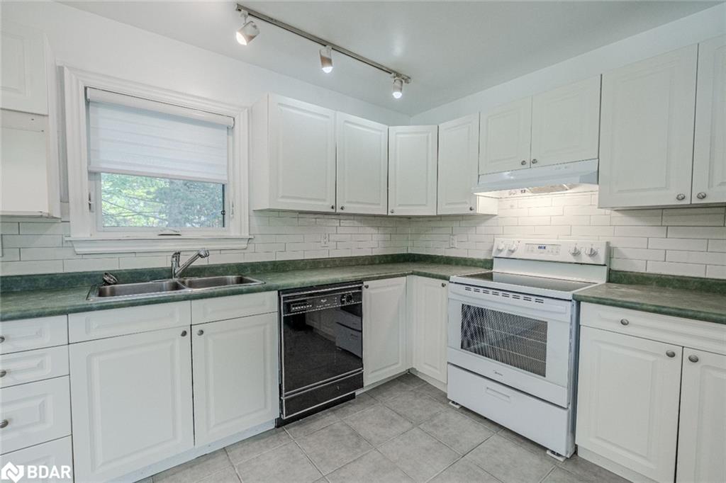 1 Kenwell Court Property Photo 5