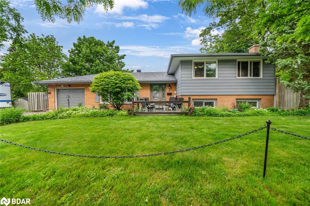 7 Broadmoor Avenue