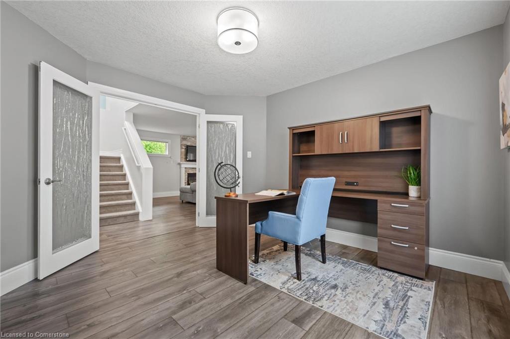 52 Bond Court Property Photo 14
