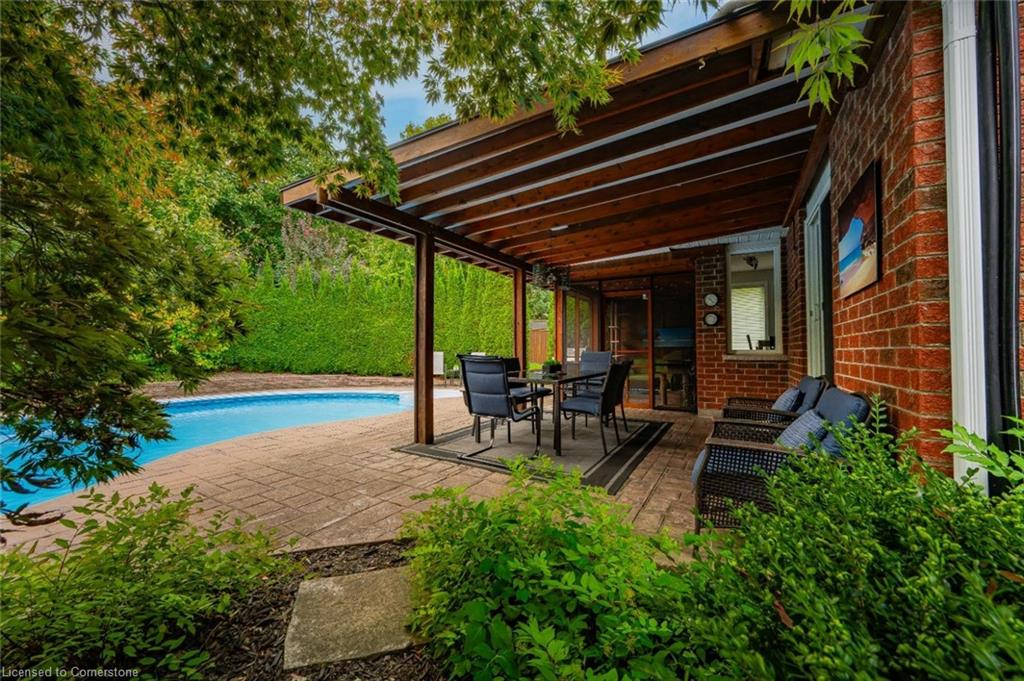 52 Bond Court Property Photo 32