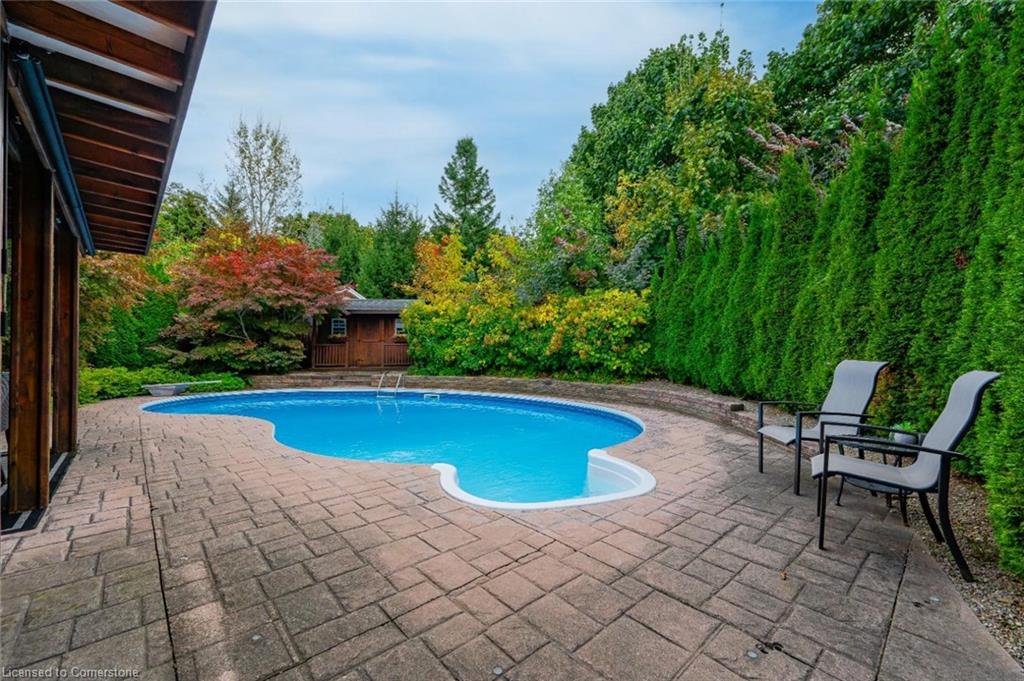 52 Bond Court Property Photo 34