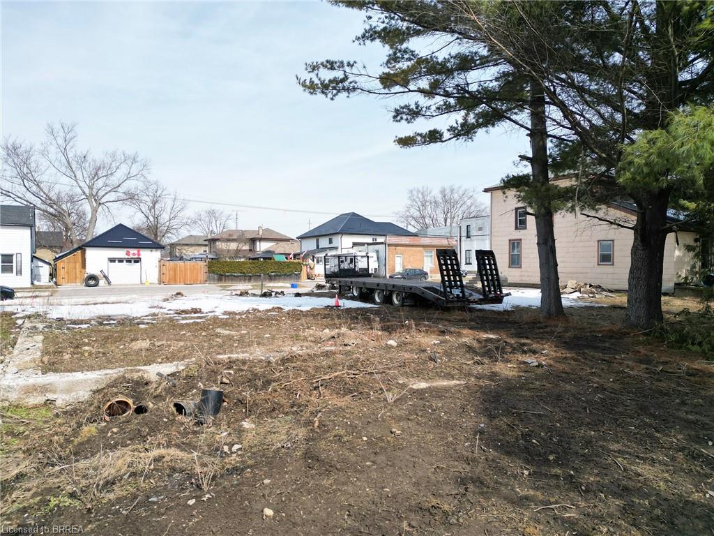8 Victoria Street W Property Photo 8