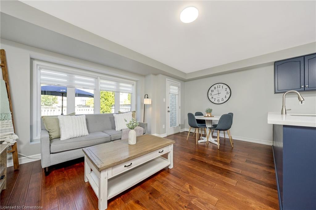 11 Harding Street Property Photo 8
