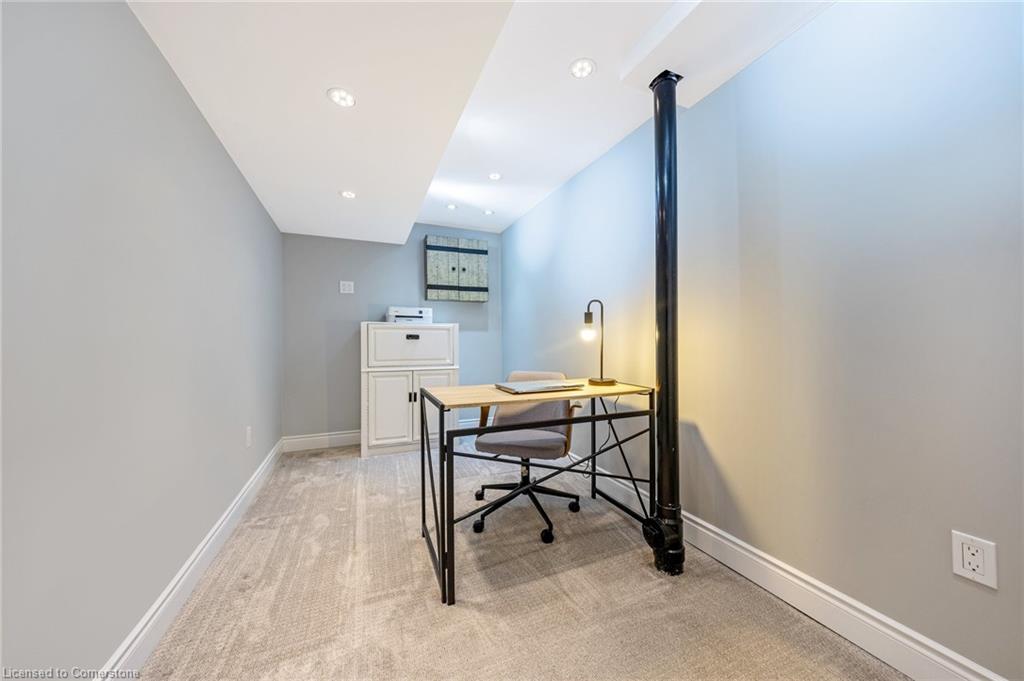 11 Harding Street Property Photo 30