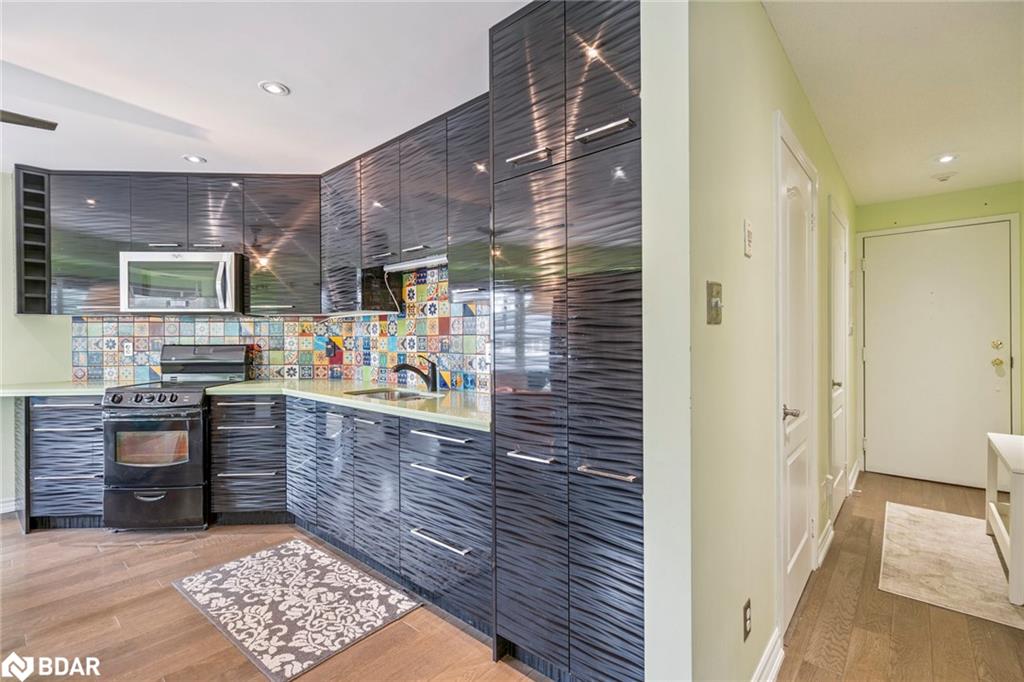 414-135 James Street S Property Photo 11