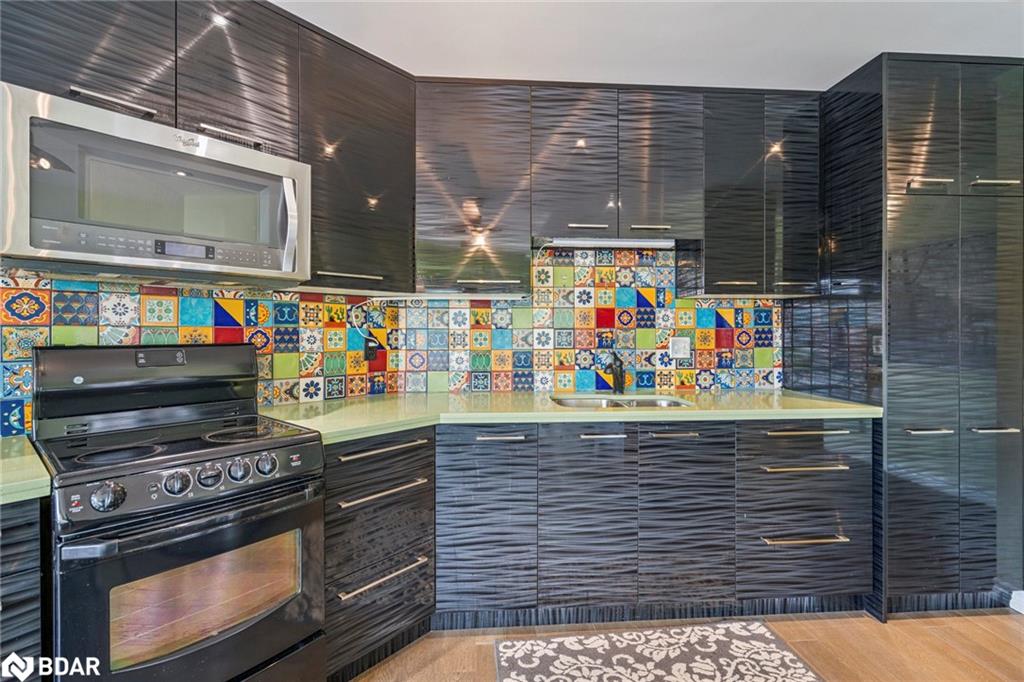 414-135 James Street S Property Photo 12