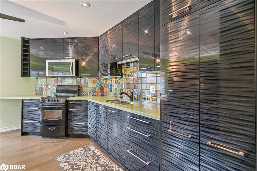 414-135 James Street S Property Photo 13