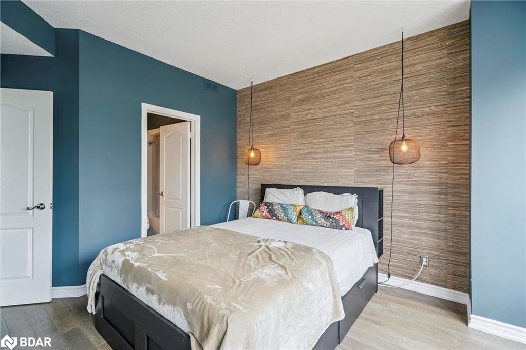 414-135 James Street S Property Photo 18