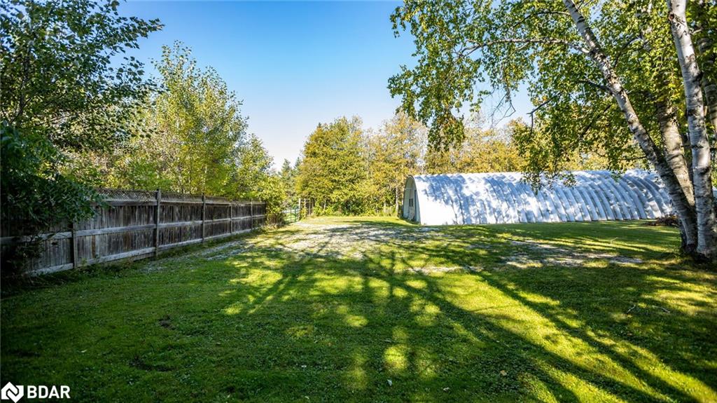 112 Lakeshore Road W Property Photo 4