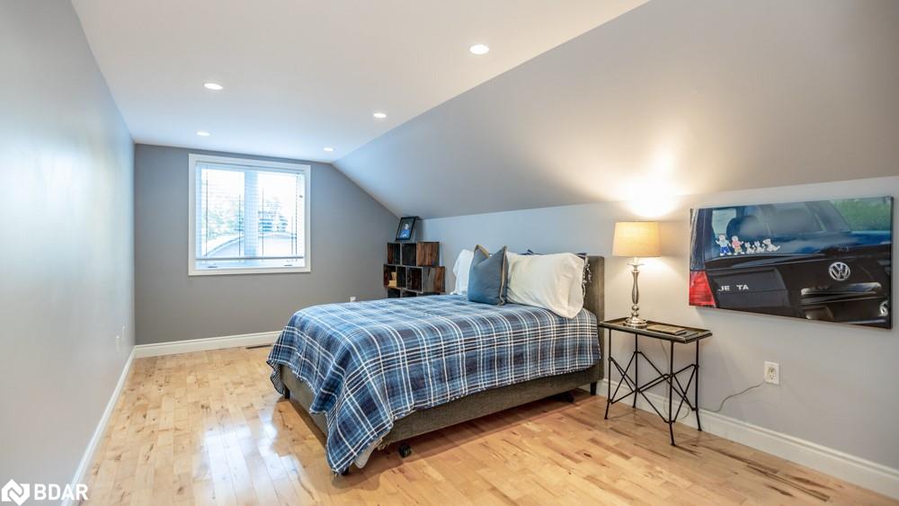 112 Lakeshore Road W Property Photo 20
