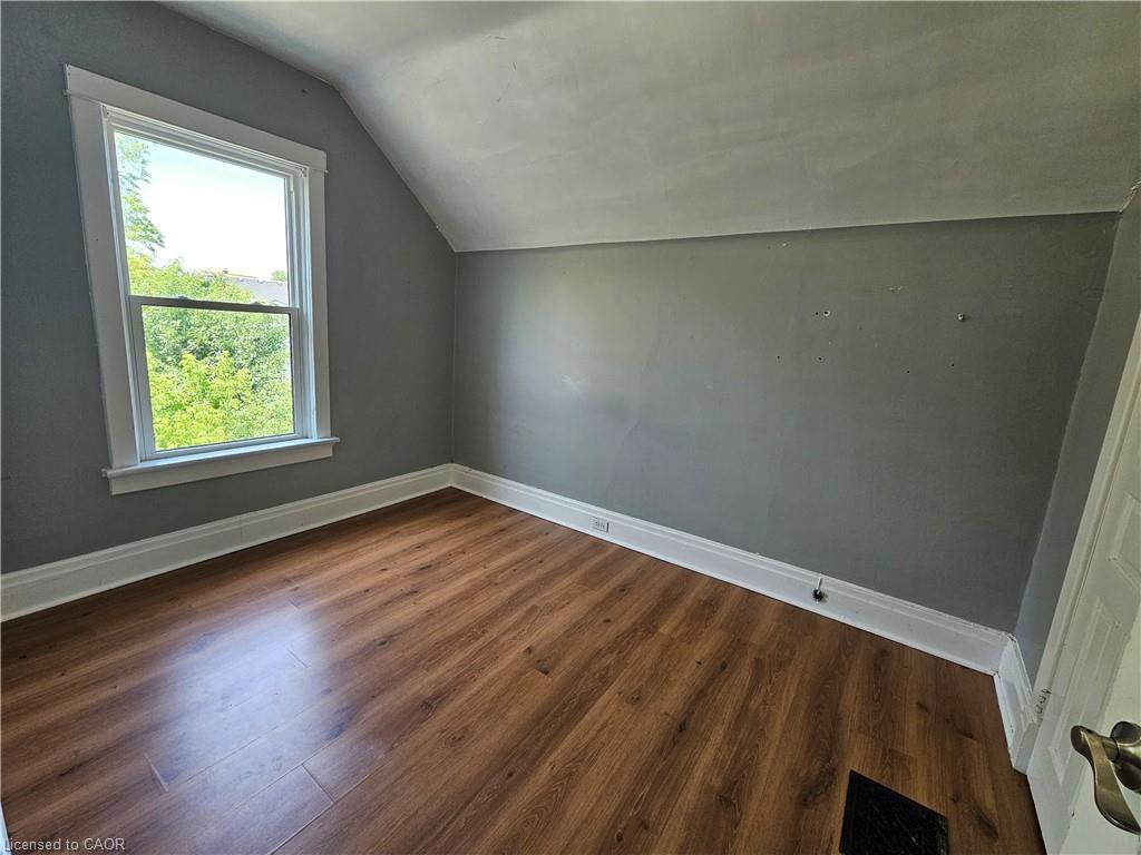56 Cameron Street N Property Photo 7