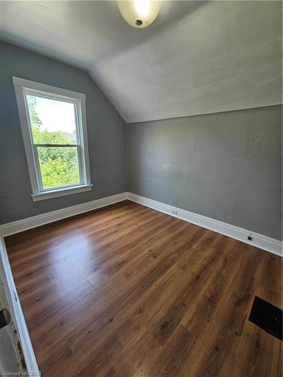 56 Cameron Street N Property Photo 8