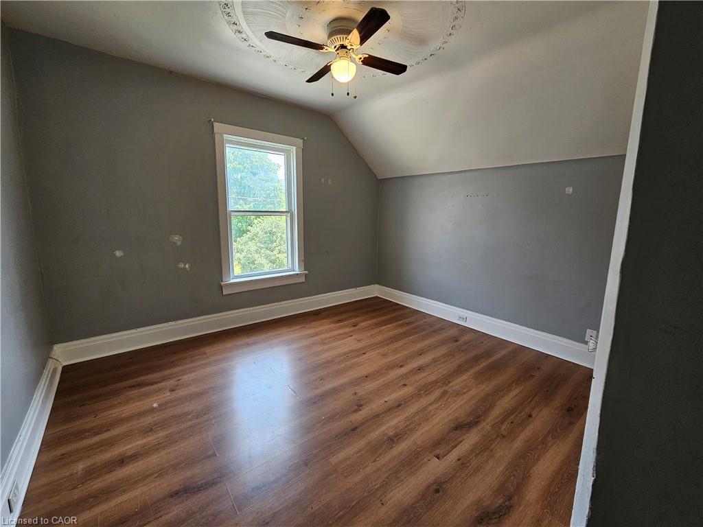 56 Cameron Street N Property Photo 9